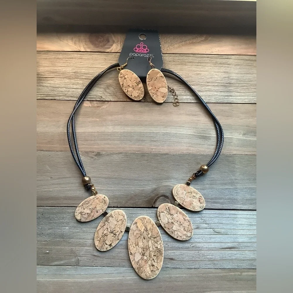 ❄️ Paparazzi | Brown and Gold Necklace Set with Earrings